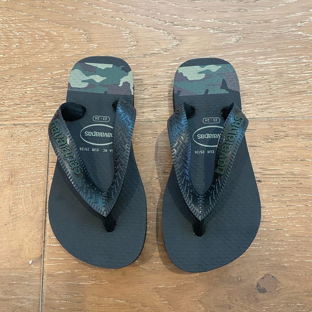 Havaianas Kids Flip Flops - size 9 Brand New!